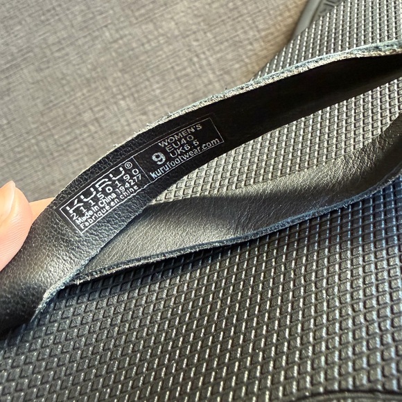 Kuru Kala Sieva Flip Flops - Picture 4 of 4